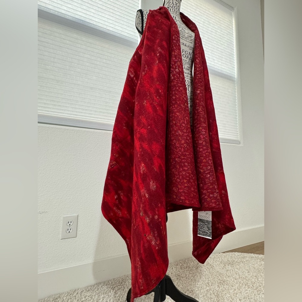KOOLOO Artisan Felted Merino Wool Silk Vest – Deep Red Flower – NWT